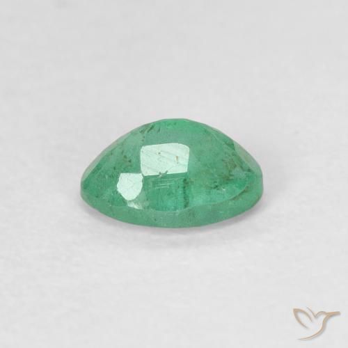 Émeraude Vert frais naturelle ovale, 0.45 ct, SI