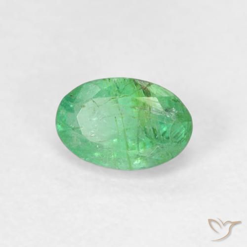 Émeraude Vert trèfle léger naturelle ovale, 0.50 ct, SI