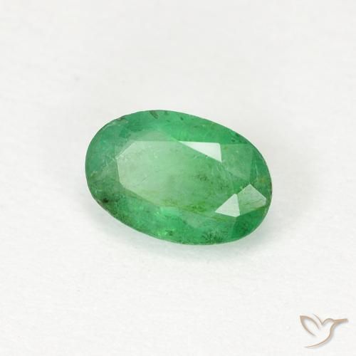 Émeraude Vert moyen naturelle ovale, 0.51 ct, SI