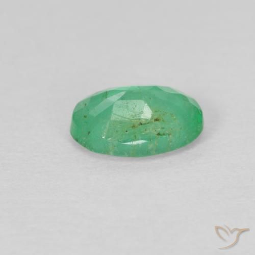 Émeraude Vert clair naturelle ovale, 0.40 ct, VS-SI