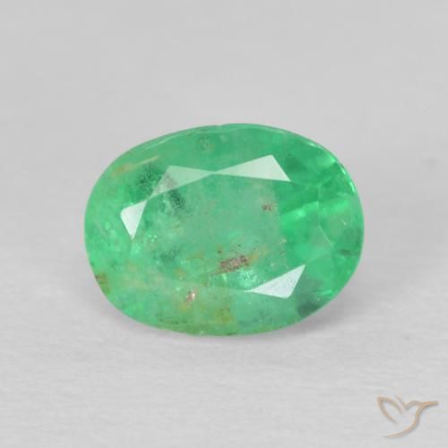 Émeraude Vert brillant naturelle Coupe ovale, 0.41 ct, VS-SI
