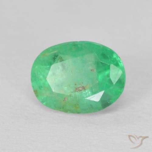 Émeraude Vert brillant naturelle Coupe ovale, 0.41 ct, VS-SI