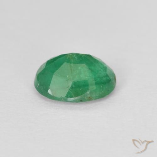 Émeraude Vert chaud naturelle ovale, 0.60 ct, SI