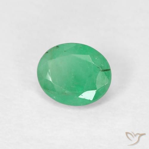 Émeraude Vert moyen naturelle ovale, 0.32 ct, VS
