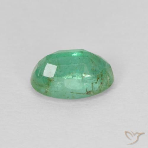 Émeraude Vert frais naturelle ovale, 0.56 ct, VS-SI