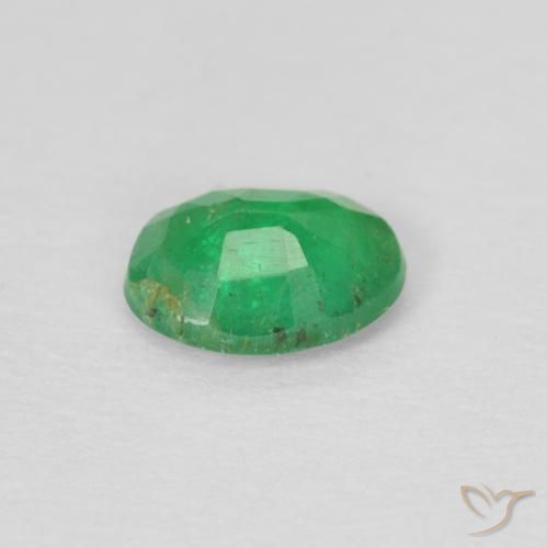 Émeraude Vert trèfle naturelle ovale, 0.29 ct, VS-SI