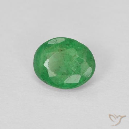 Émeraude Vert jaunâtre naturelle ovale, 0.28 ct, VS-SI