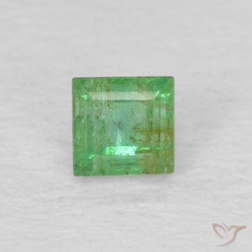 Émeraude Vert jaunâtre naturelle Carré, 0.15 ct, VS-SI