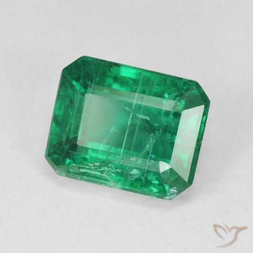 Émeraude Vert foncé naturelle Octogone / coupe Émeraude, 3.30 ct, VS-SI