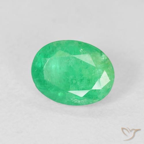 Émeraude Vert jaunâtre naturelle ovale, 1.42 ct, SI