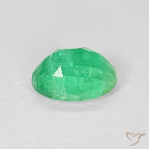 Émeraude Vert jaunâtre naturelle ovale, 1.42 ct, SI