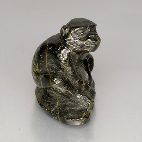 Épidote vert naturelle forme fantaisie, 38,79 ct, opaque