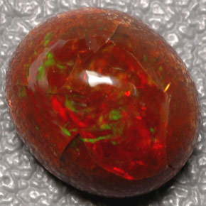 Opale de feu Multicolore naturelle Coupe ovale, 5.69 ct, Translucide