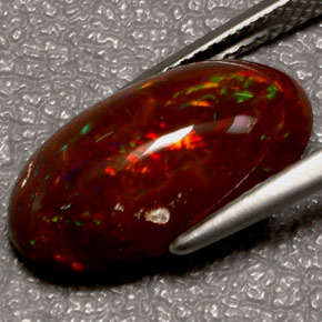 Opale de feu multicolore naturelle coupe ovale, 5,06 ct, opaque