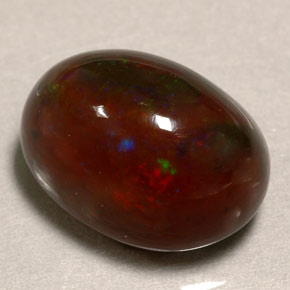Opale de feu multicolore naturelle coupe ovale, 10,39 ct, opaque