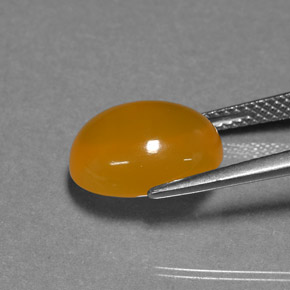 Opale de feu orange naturelle coupe ovale, 4,76 ct, translucide