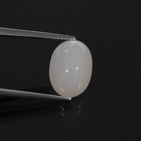 Opale de feu blanc naturelle coupe ovale, 4,31 ct, translucide