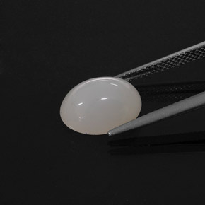 Opale de feu blanc naturelle coupe ovale, 4,31 ct, translucide