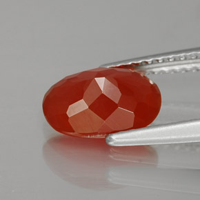 Opale de feu Orange rougeâtre naturelle Coupe ovale, 1.13 ct, Transparent