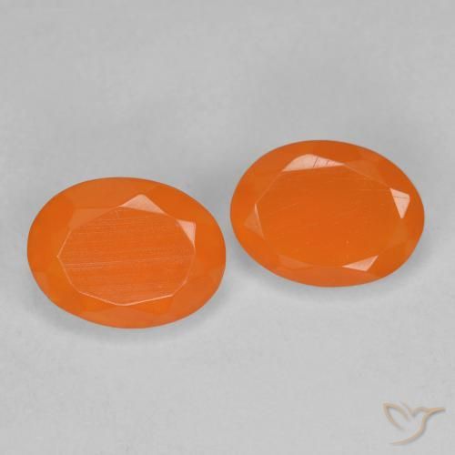 Achetez naturel 1.45ct Orange moyen Opale de feu gems, Coupe ovale, En provenance Mexique chez GemSelect. En stock, livraison internationale!