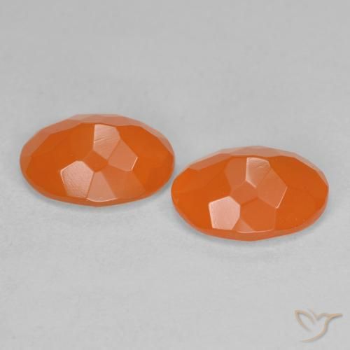 Shop natural 1.44ct Orange abricot chaud Opale de feu gems, ovale, from Mexique at GemSelect. In stock, global shipping!