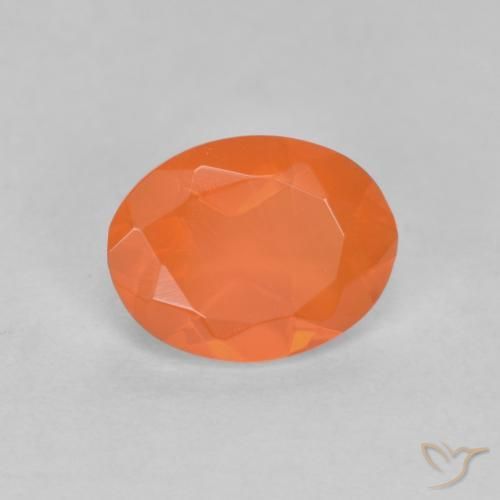Opale de feu Orange moyen naturelle ovale, 0.63 ct, Translucide