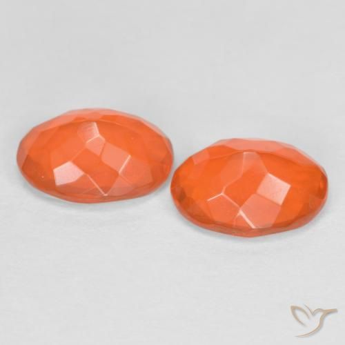 Achetez naturel 1.47ct Orange vif Opale de feu gems, Coupe ovale, En provenance Mexique chez GemSelect. En stock, livraison internationale!