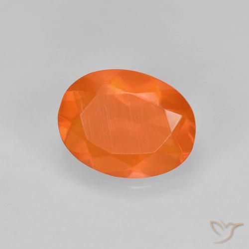 Opale de feu Orange moyen naturelle ovale, 0.65 ct, Transparent
