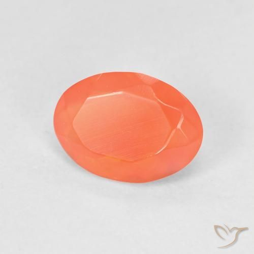 Opale de feu Orange vif naturelle ovale, 0.55 ct, Transparent