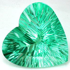 Fluorite vert naturelle forme de coeur, 93,66 ct, IF