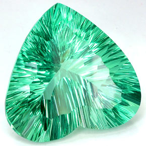 Fluorite vert naturelle forme de coeur, 93,66 ct, IF