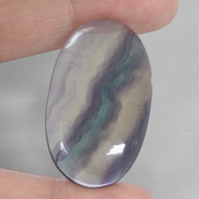 Fluorite multicolore naturelle coupe ovale, 63,19 ct, transparent