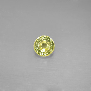 Grenat grossulaire vert naturelle coupe roude, 0,59 ct, VVS-VS