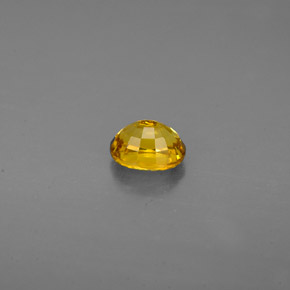 Grenat grossulaire jaune naturelle coupe ovale, 0,73 ct, VVS-VS