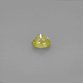 Grenat grossulaire vert naturelle coupe ovale, 0,64 ct, VS-SI