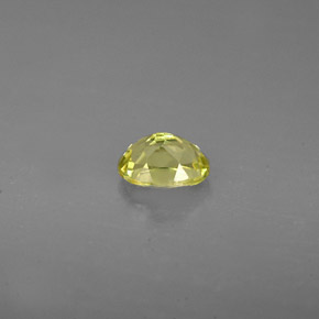 Grenat grossulaire vert naturelle coupe ovale, 0,71 ct, VVS-VS
