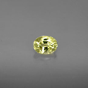 Grenat grossulaire vert naturelle coupe ovale, 0,49 ct, VS