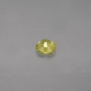 Grenat grossulaire vert naturelle coupe roude, 0,49 ct, VVS