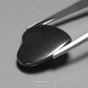 Hématite gris naturelle forme de coeur, 22,95 ct, opaque