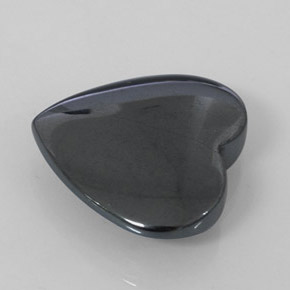 Hématite Noir Gris naturelle Forme de coeur, 25.88 ct, Opaque