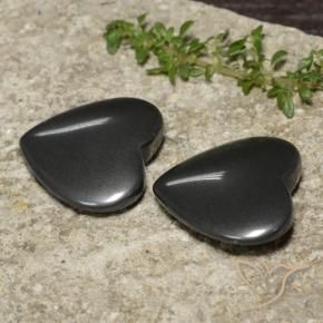 Shop natural 46.25ct Gris foncé Hématite gems, Cœur, from Brésil at GemSelect. In stock, global shipping!
