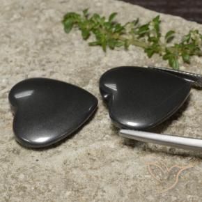 Shop natural 46.25ct Gris foncé Hématite gems, Cœur, from Brésil at GemSelect. In stock, global shipping!