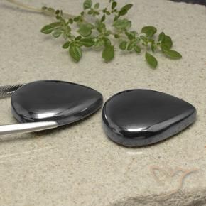 Shop natural 80.40ct Noir Gris Hématite gems, En forme de poire, from Brésil at GemSelect. In stock, global shipping!