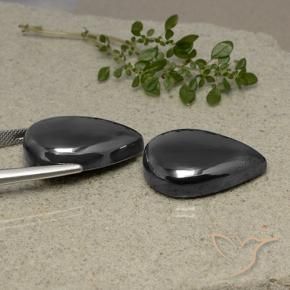 Shop natural 79.05ct Noir Gris Hématite gems, En forme de poire, from Brésil at GemSelect. In stock, global shipping!