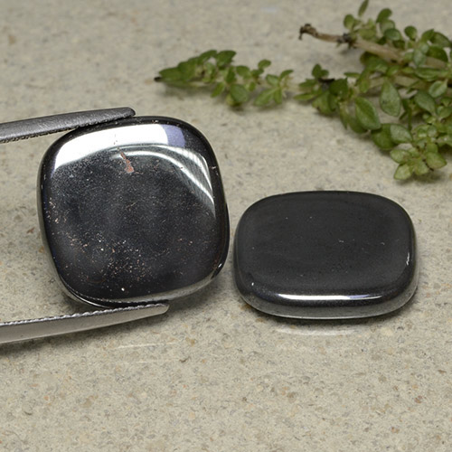 Achetez naturel 26,47ct gris hématite gems, coupe coussin, en provenance brésil chez gemselect. en stock, livraison internationale!