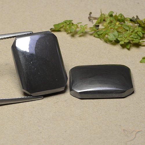 36.84ctw Naturel Noir Gris Hématite, Taille émeraude, Opaque