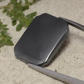 Hématite Noir Gris naturelle Taille émeraude, 19.27 ct, Opaque