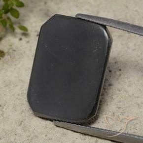 Hématite noir et gris naturelle taille émeraude, 16,50 ct, opaque