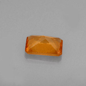Grenat hessonite orange naturelle taille émeraude, 0,65 ct, VS