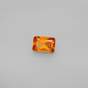 Grenat hessonite orange naturelle taille émeraude, 0,66 ct, VS